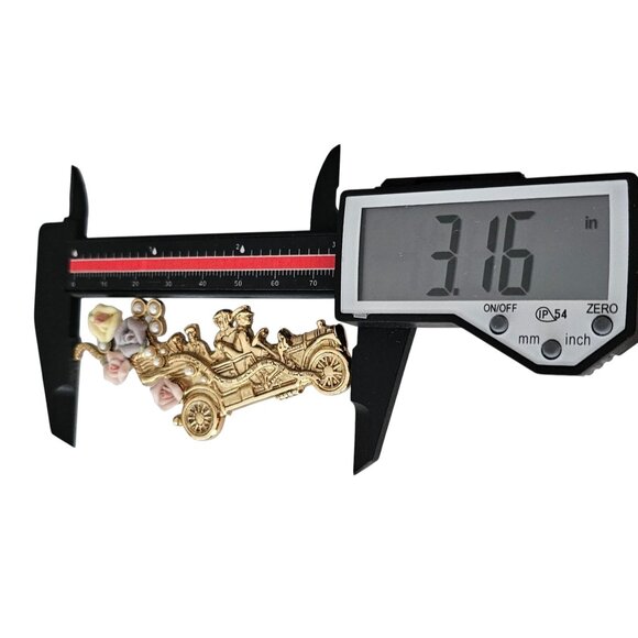 1928 Brand Porcelain Rose Car, Lady Passenger Driver Brooch Faux Pearl Pin - Picture 6 of 7